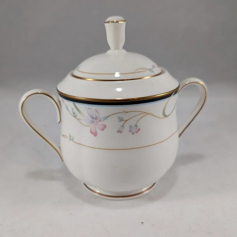 Lenox Constance Debut Collection Sugar Bowl W Lid Fine‎ Bone China Floral Gold
